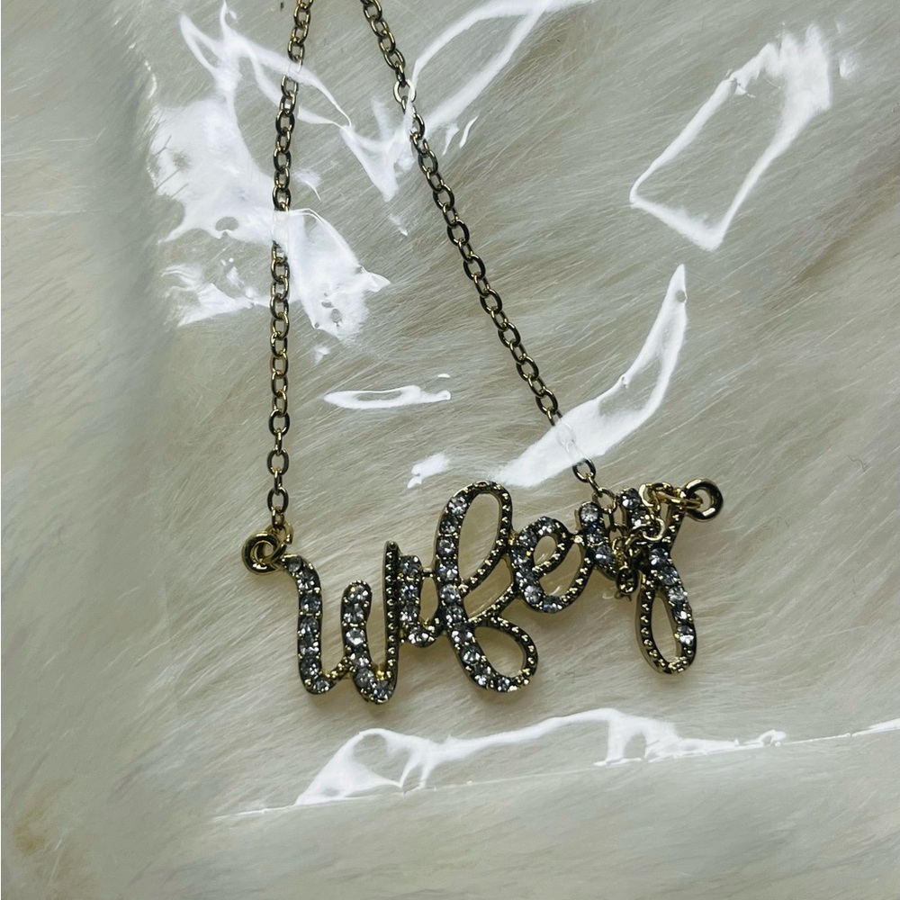 Francesca’s WIFEY Gold necklace!